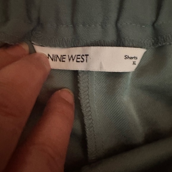 Nine West Seafoam Green Blue High Waist Cuffed Pull On Shorts - Picture 9 of 9